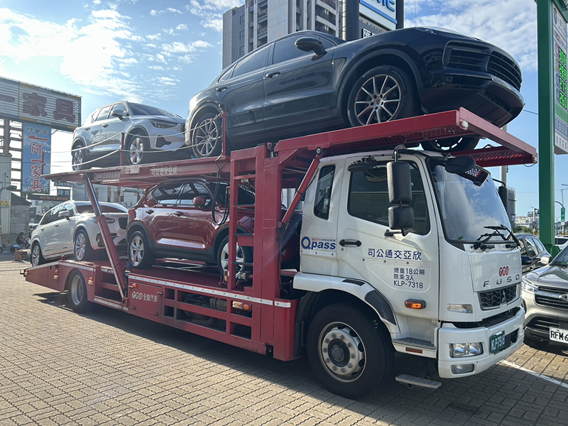 四載車